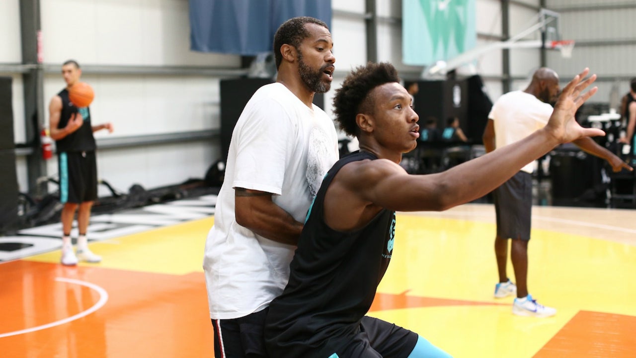 Meet the high school hoops star who could spurn Duke and Kentucky to attend Harvard